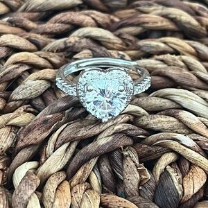 Elegant Sterling Silver .925 Moissanite Heart-Shaped Ring Size 6